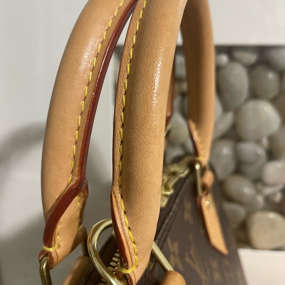 Sold on instagramLOUIS VUITTON ALMA BB MONOGRAM - Picture 4 of 16